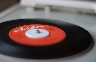 Red labeled Ariola record on Braun SK61 by spieri_sf via flickr.