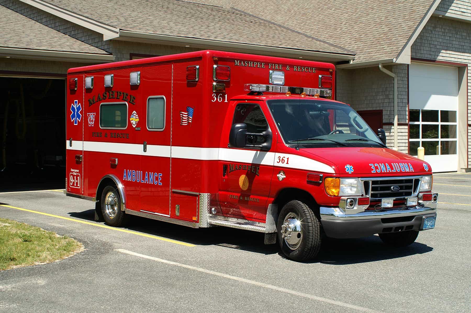 Ambulance via Wikicommons.