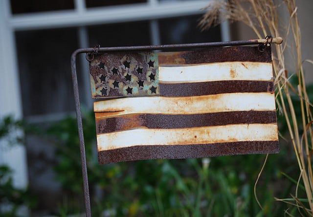 Rusted Flag by emseearr at Flickr