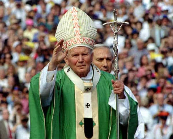 Worth Reading: “Saints John Paul II and John XXIII”