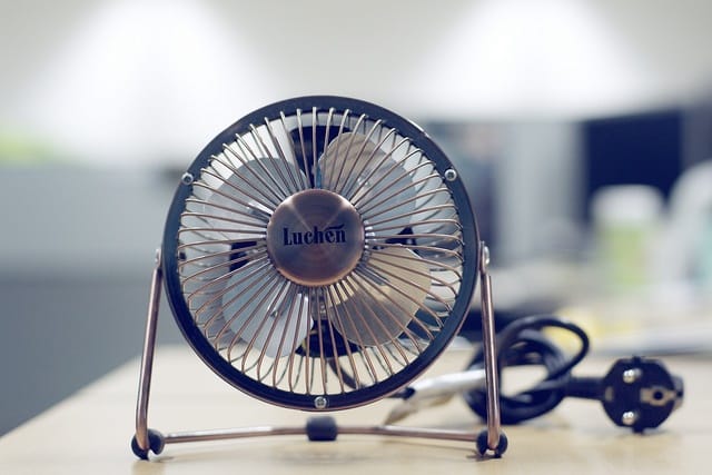 (micro) Electric Fan courtesy Flickr user Vincent Lee