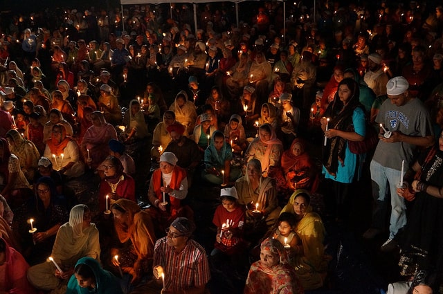 Candlelight Vigil | Flickr User Light Brigading | Flickr Creative Commons