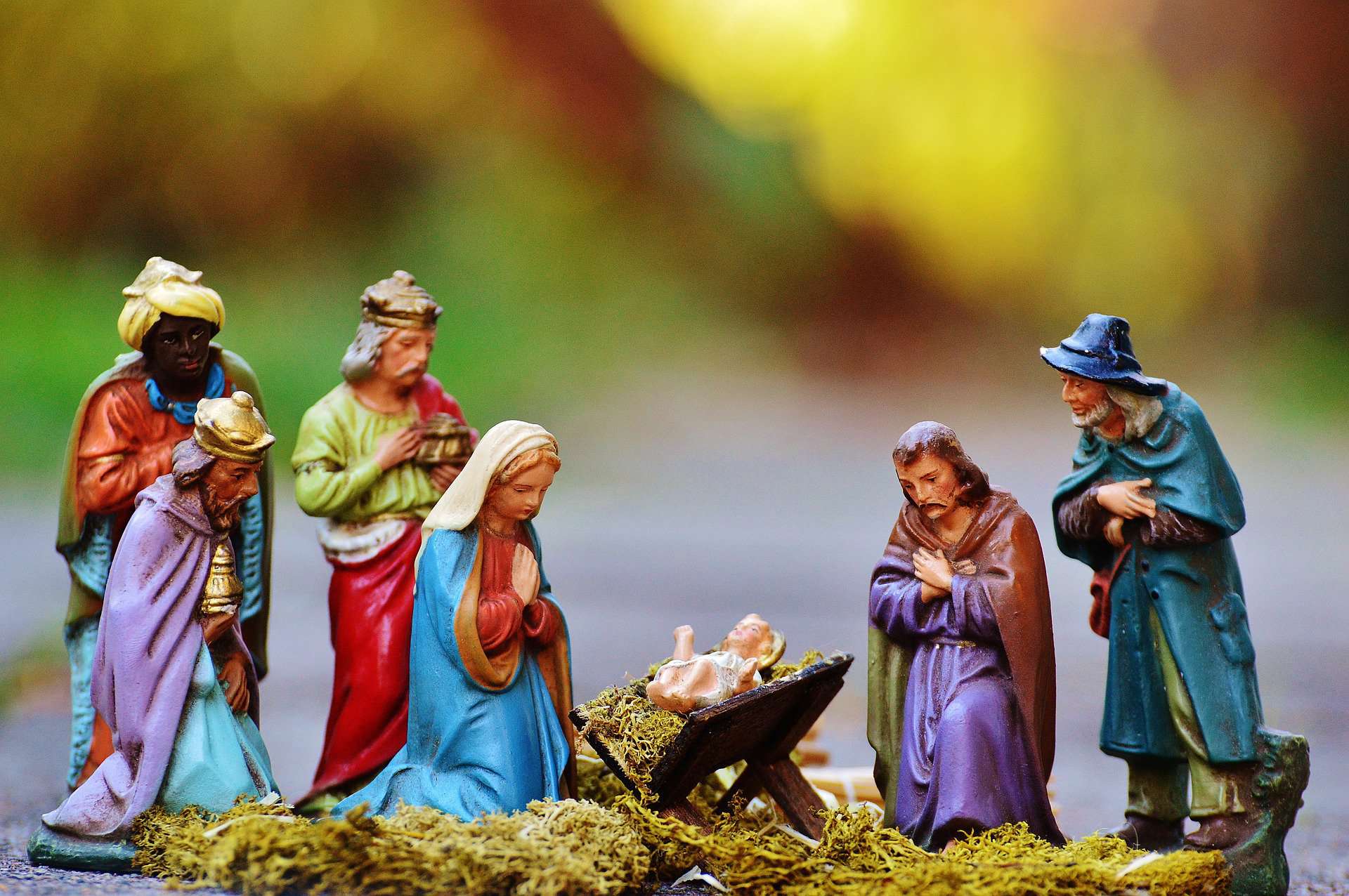 Facing the Brokenness of the Manger