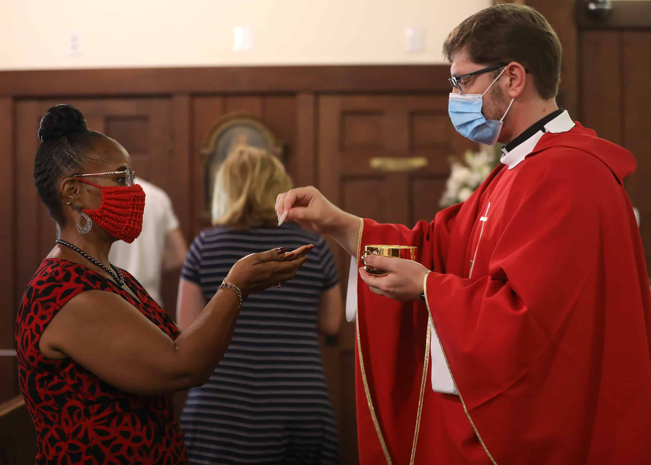 5 Rules for Discerning Whether to Go to Mass in a Pandemic